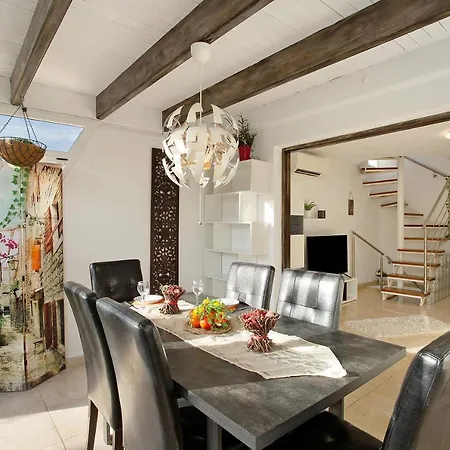 En Parrales Apartment